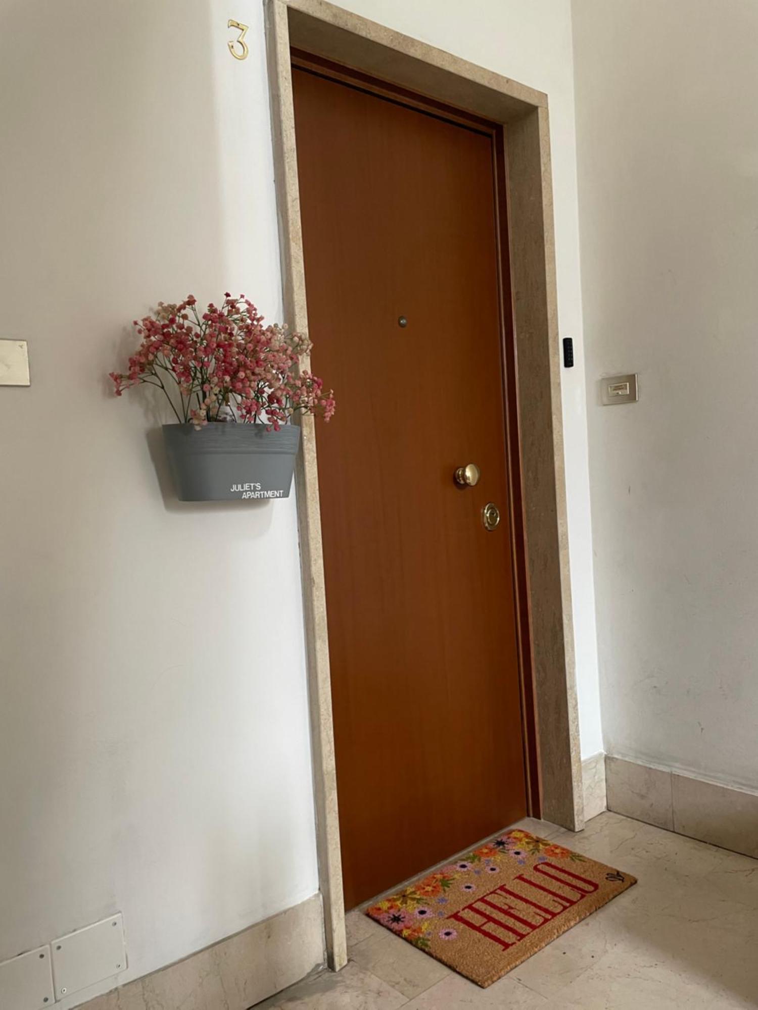 Juliet'S Apartment Верона Экстерьер фото